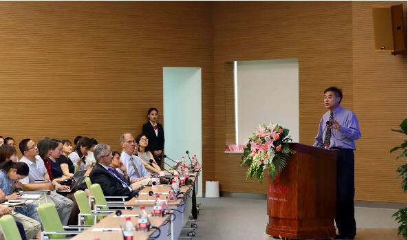 美國醫(yī)療專家走進西安國際醫(yī)學(xué)中心，開展國際醫(yī)療合作 