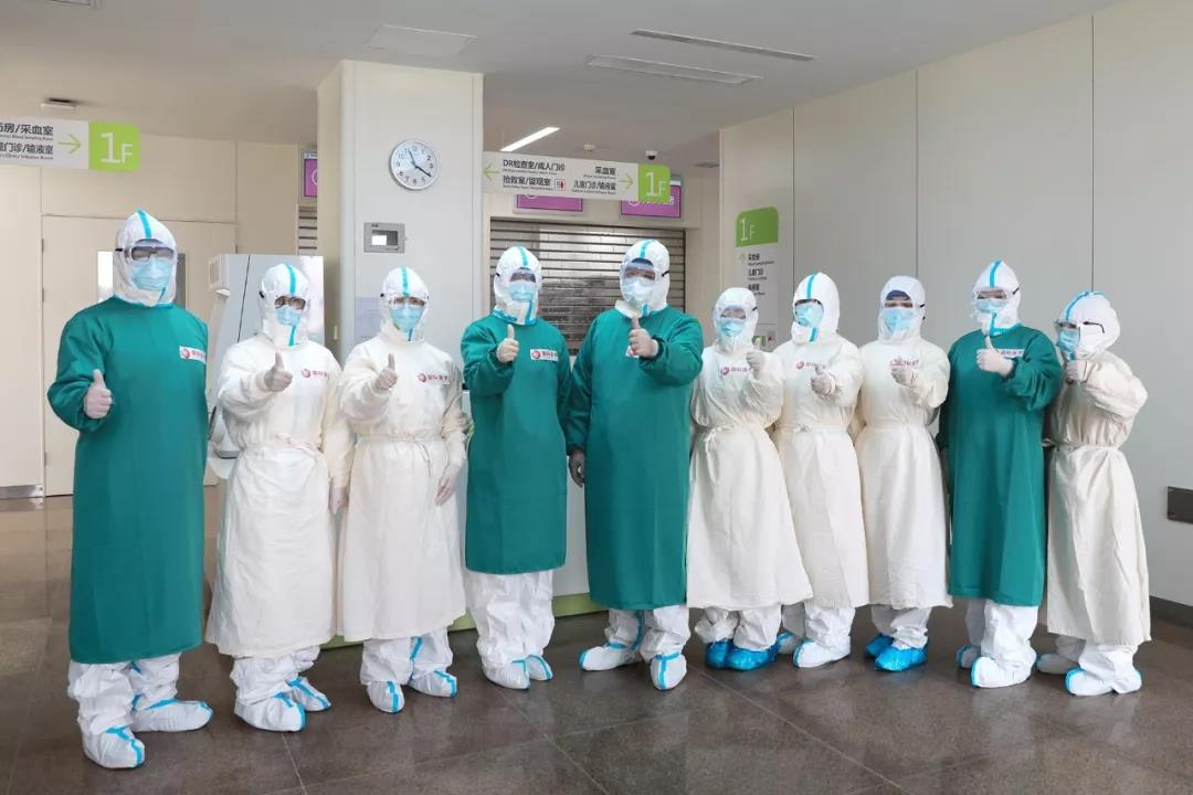 今日頭條——大年三十，一位護(hù)士對媽媽說她要去武漢