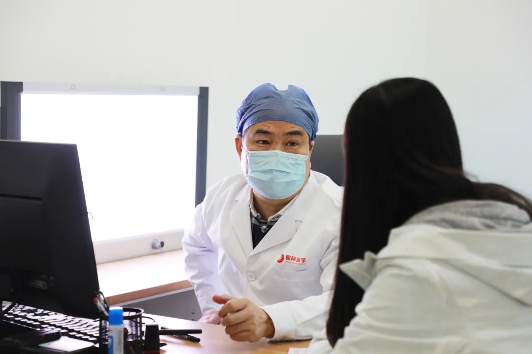 戰(zhàn)疫是英雄 救治是楷?！靼矅H醫(yī)學(xué)中心醫(yī)院支援湖北醫(yī)療隊隊員返崗工作干勁十足