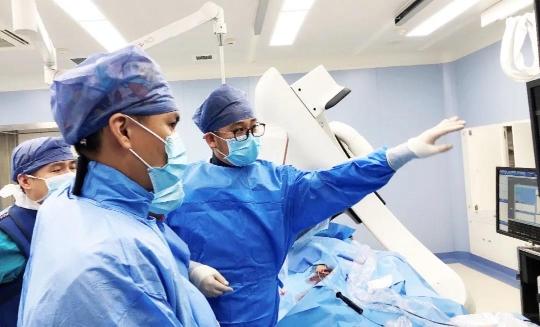 三秦都市報—慌！慌！慌！七旬大叔選擇這里心不“慌”了