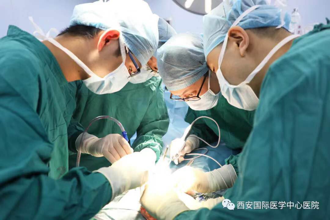 泌尿外科成功為3歲幼兒切除巨大神經(jīng)母細胞瘤