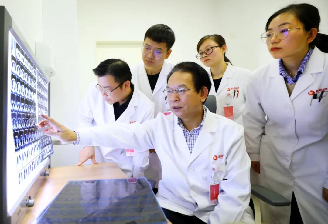 二三里醫(yī)療—南克?。鹤尰颊哂凶饑?yán)的生活