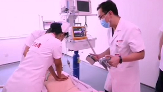 快來人！邁克需要搶救！