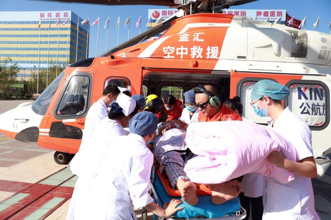 陜西網(wǎng)—生命續(xù)航，分秒必爭(zhēng)！  西安國(guó)際醫(yī)學(xué)中心醫(yī)院緊急救助一名跨省“飛”來(lái)的重癥患者