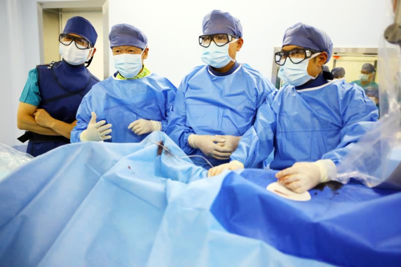 三秦網(wǎng)—?jiǎng)e緊張啊，有我們?cè)谀惴判陌桑?>
				             </a>
                <div   id=