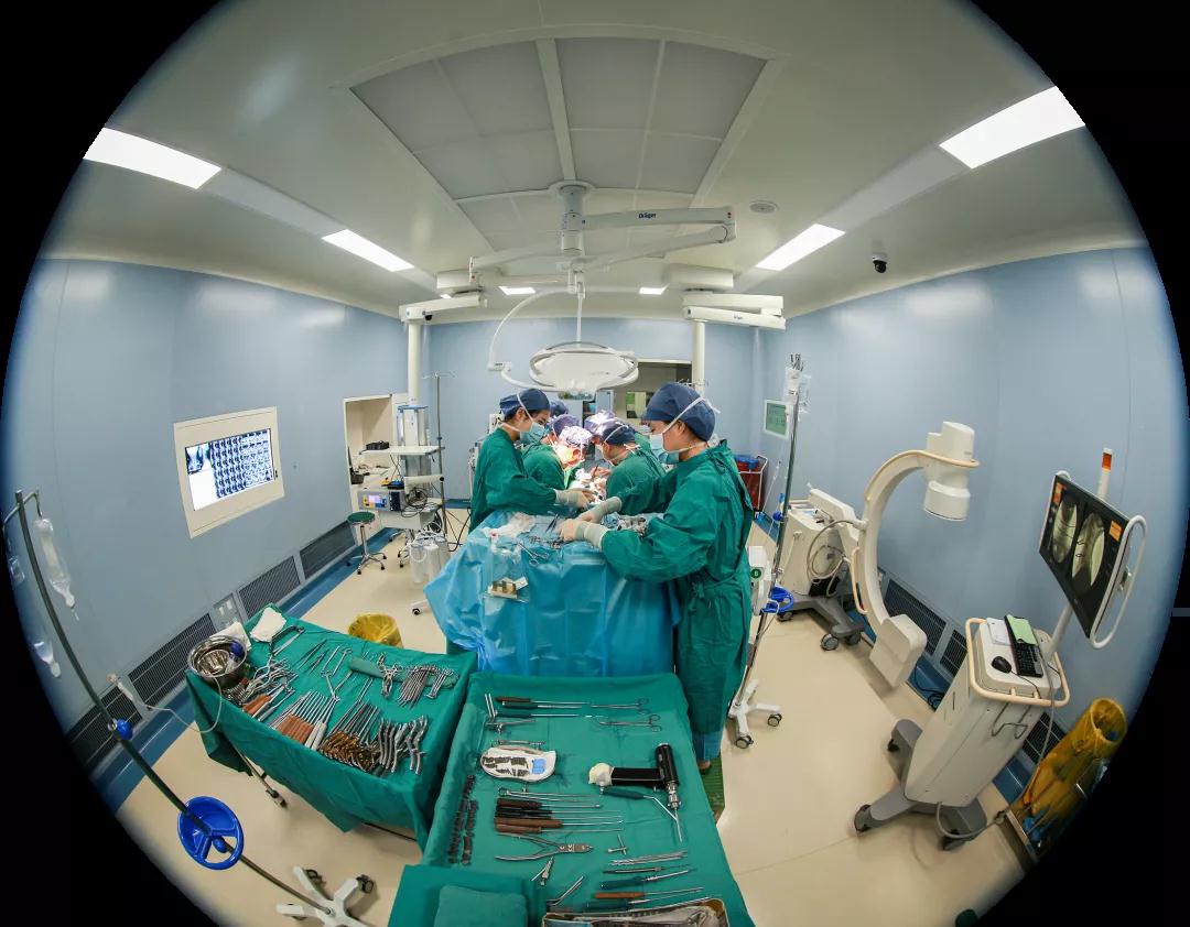 原點(diǎn)新聞—世界首例！3D打印可動人工頸椎-椎間盤復(fù)合體植入術(shù)