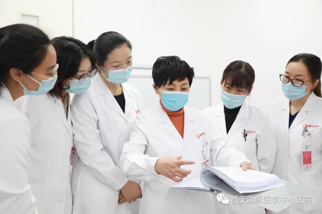 81歲老人腹大如球，一個(gè)半小時(shí)后……