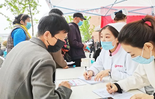 西安國際醫(yī)學(xué)中心醫(yī)院走進魚化社區(qū)義診