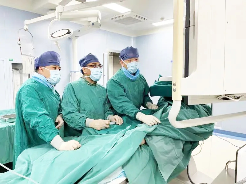 胸悶、腹脹、乏力……患者突發(fā)布加綜合征 介入治療把命救