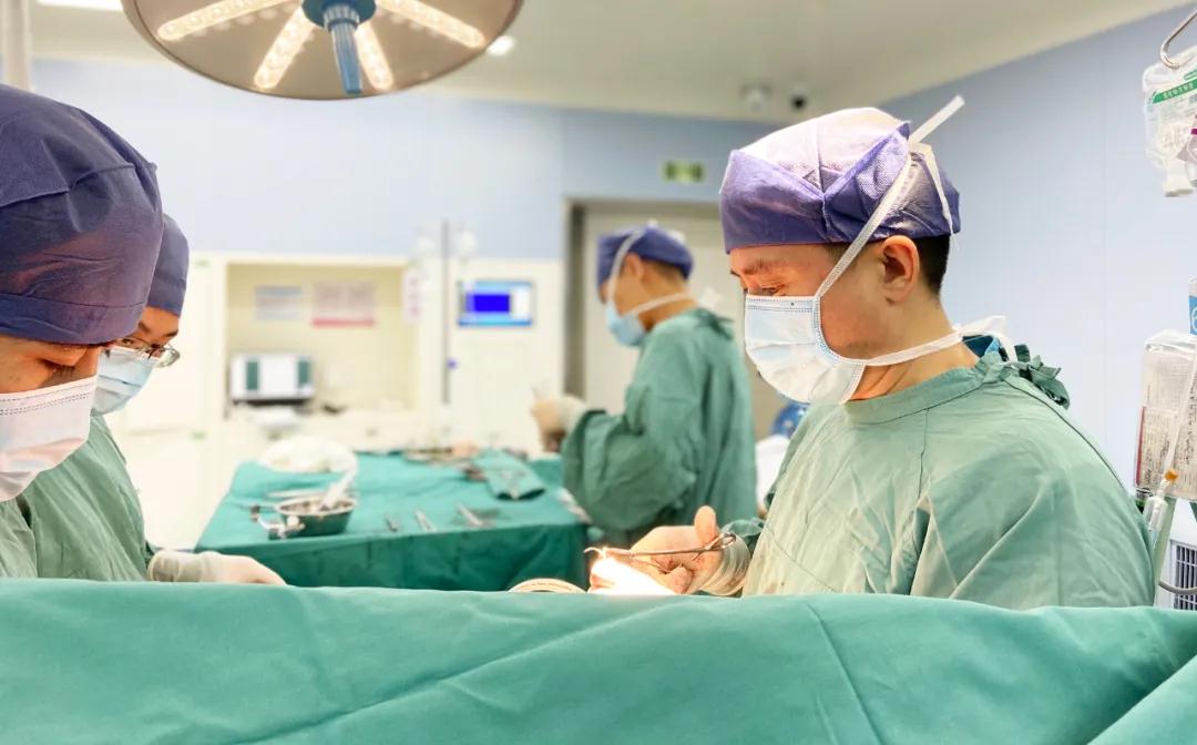 心外、心內(nèi)再攜手 “小手術(shù)”解除十余年頑疾