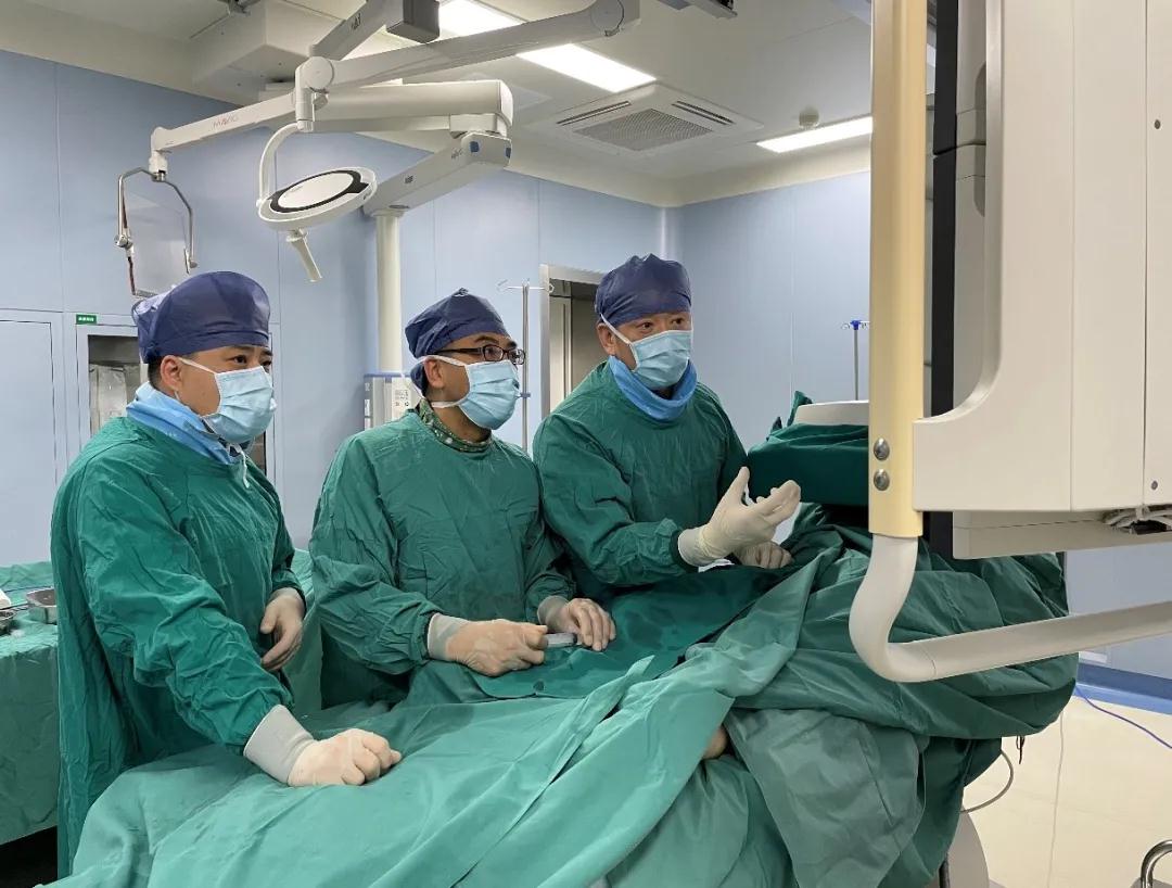 腹壁出現(xiàn)“蚯蚓狀”血管，布加綜合征惹的禍！