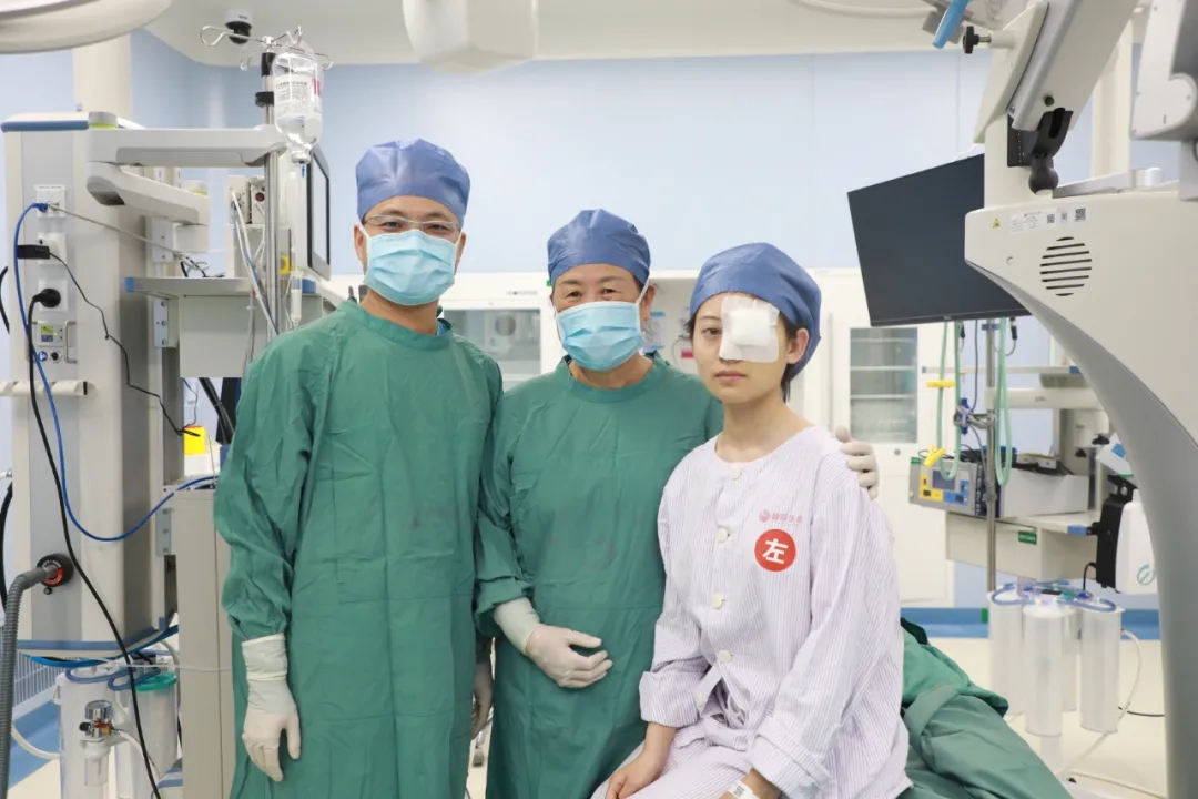 暑期摘鏡潮！18歲女孩開啟“無鏡”人生