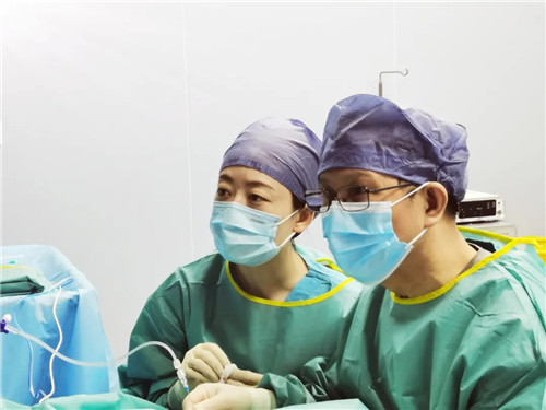 大醫(yī)之術(shù)④｜針尖上的絕絕子：甲狀腺手術(shù)無(wú)痕？這項(xiàng)黑科技值得關(guān)注……