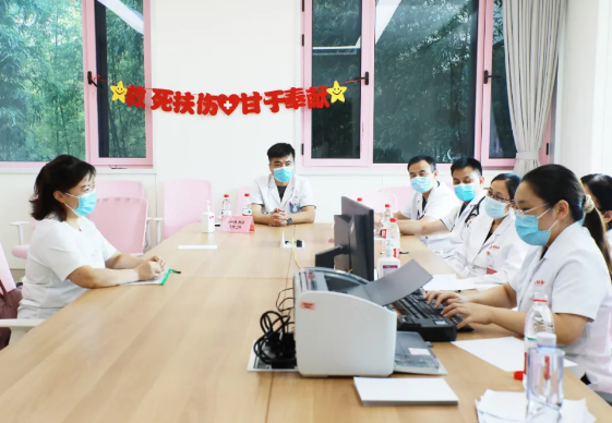 不掛號(hào)，解決多個(gè)問(wèn)題，多學(xué)科MDT聯(lián)合門(mén)診讓更年期女性少跑腿，更安心！