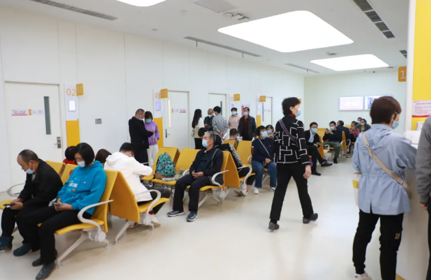 專家提醒：暴飲暴食容易誘發(fā)急性胰腺炎等疾?。?>
				             </a>
                <div   id=