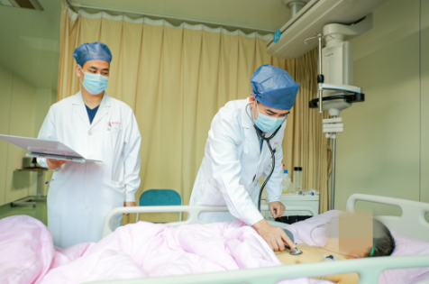 險(xiǎn)！心臟驟停3分鐘 三科室上演教科書(shū)式急救接力