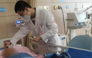 危急重癥、“大白肺” 90%以上恢復(fù)良好，他們?nèi)绾巫龅降模?>
				             </a>
                <div   id=