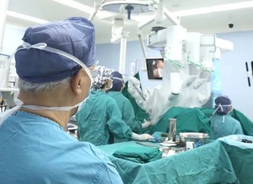 “Very good!”ISGE國(guó)際專家觀摩婦科醫(yī)院機(jī)器人手術(shù)，并給予高度評(píng)價(jià)