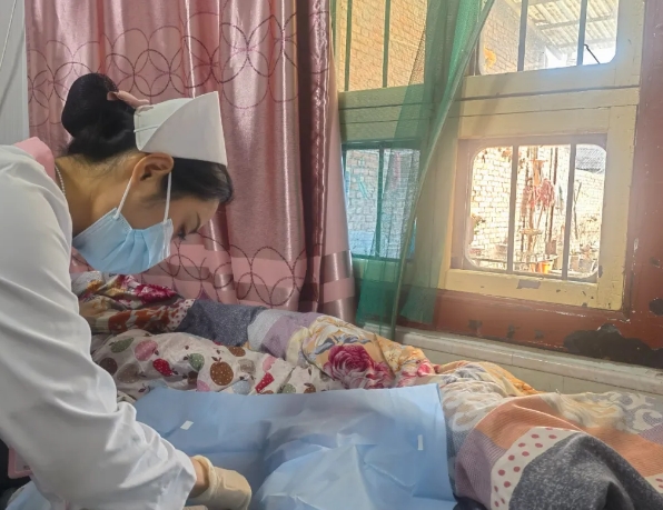 護(hù)理到家，愛不掉線—— “互聯(lián)網(wǎng)+護(hù)理上門”服務(wù)打造24小時(shí)溫馨守護(hù)！