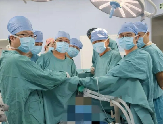 難度五顆星！不插管手術(shù)擊潰“封喉”腫瘤